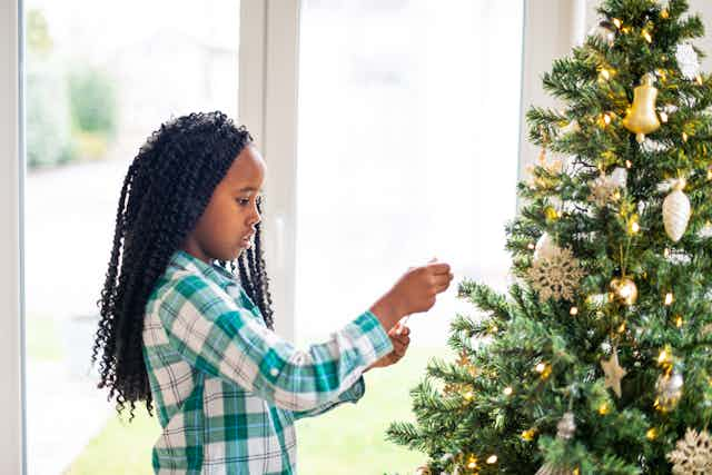 Decorating Christmas Tree 1